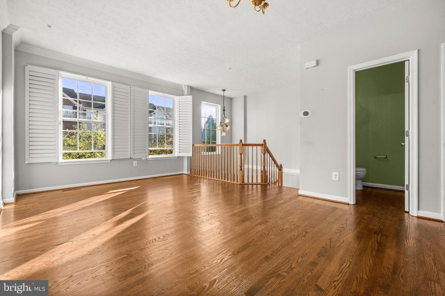 826 Lowe Road photo 9