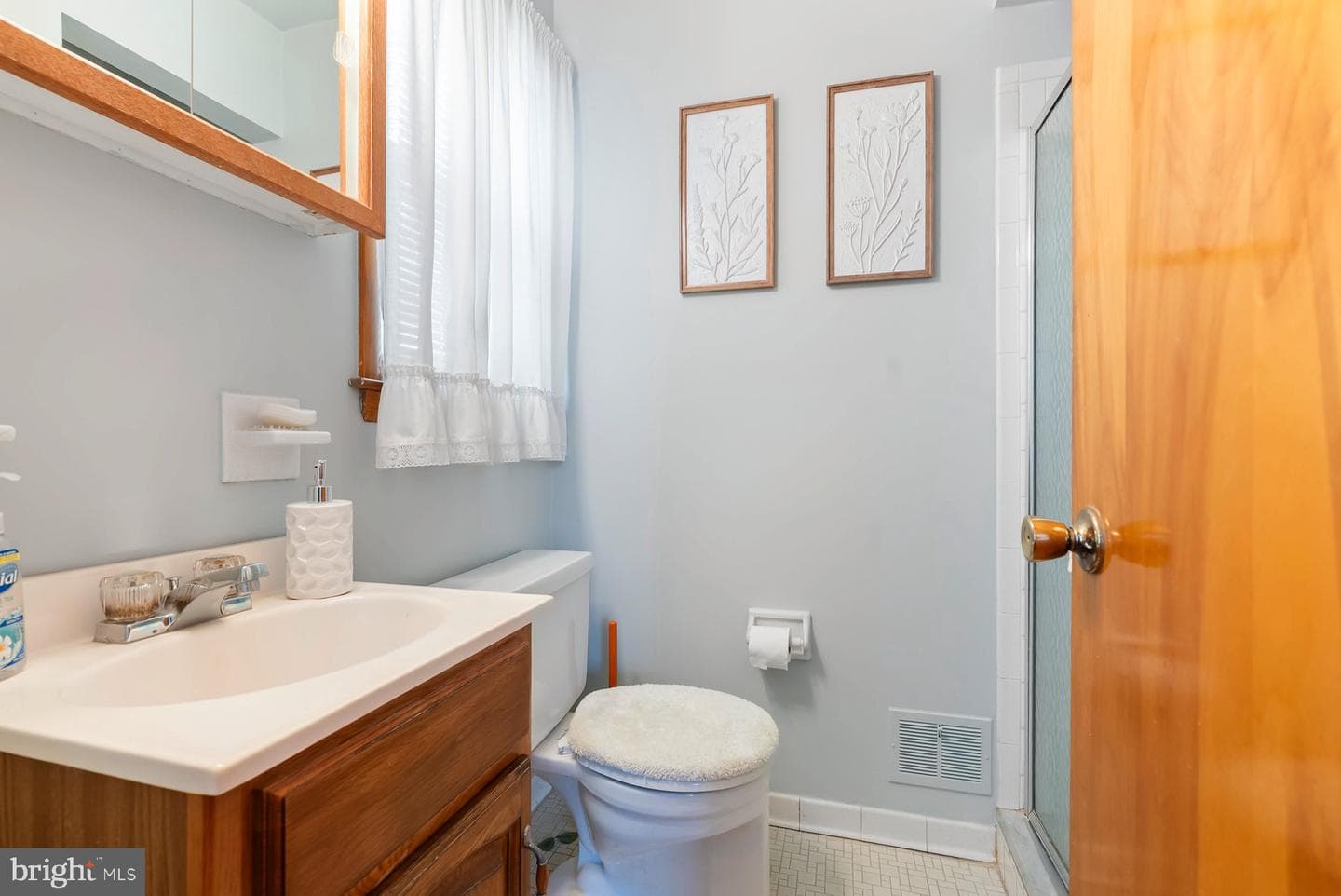 8301 Overmont Road photo 14