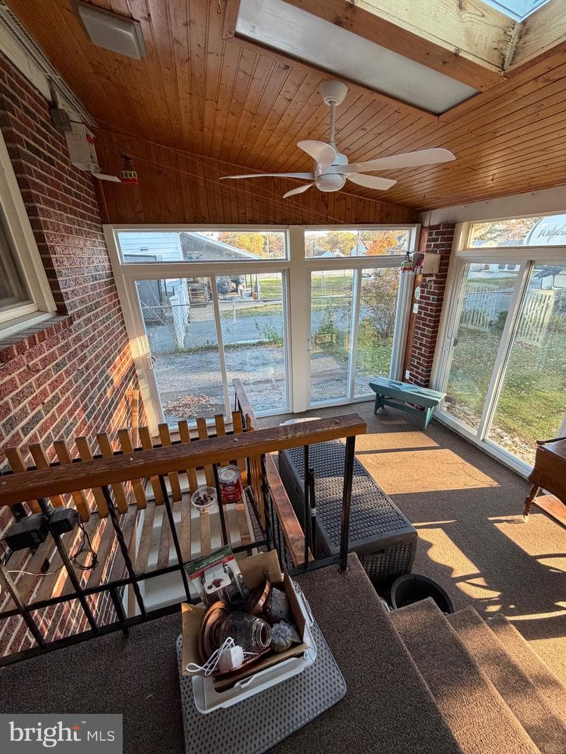 344 Maple Avenue photo 15