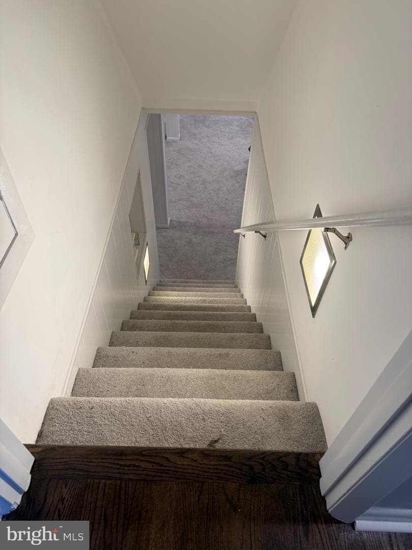 344 Maple Avenue photo 8