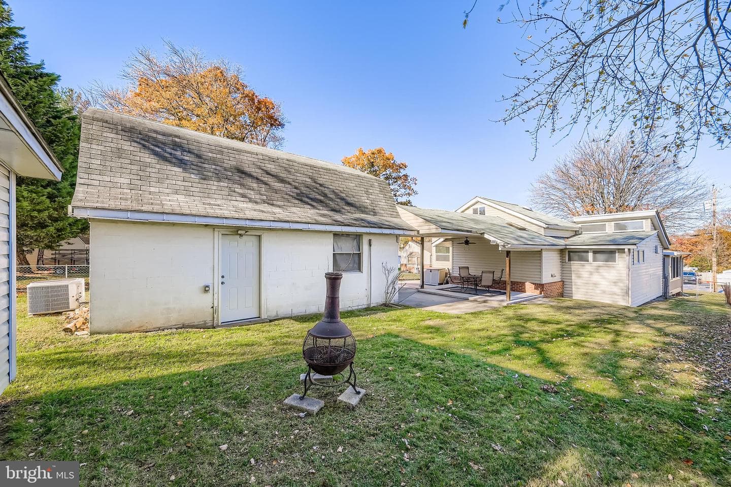 307 Montrose Avenue photo 24