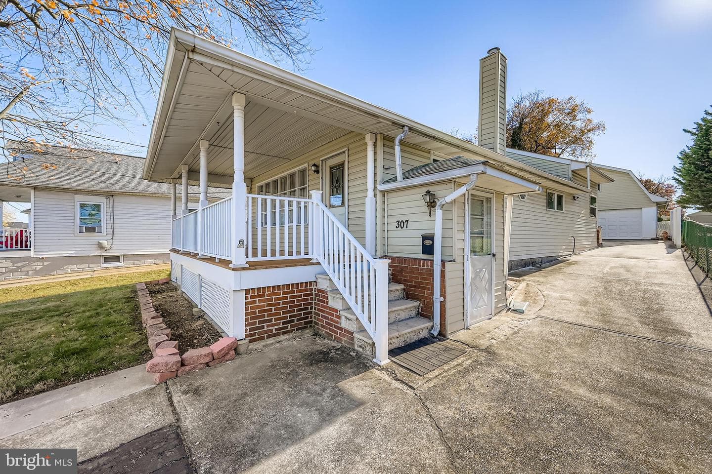 307 Montrose Avenue photo 3