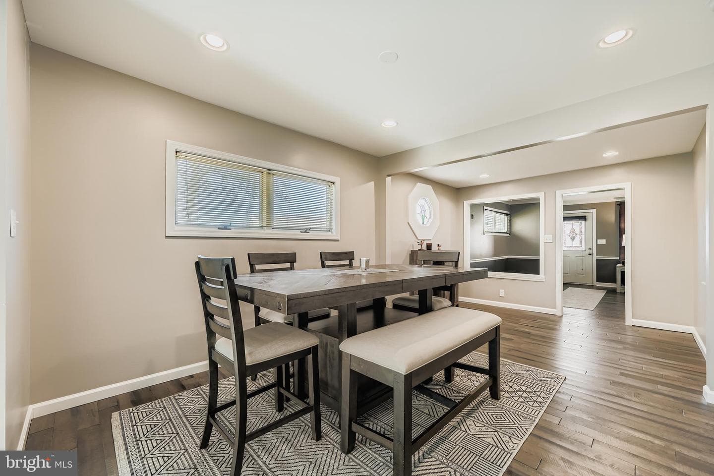 307 Montrose Avenue photo 8