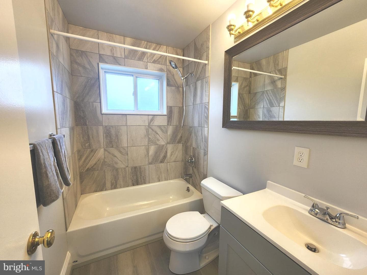 914 Vanderwood Road photo 17