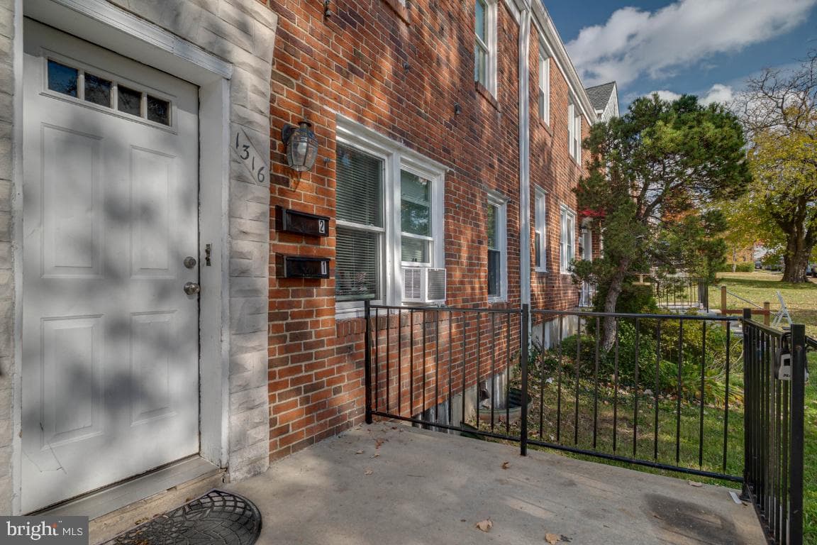 1316 Dartmouth Avenue photo 2