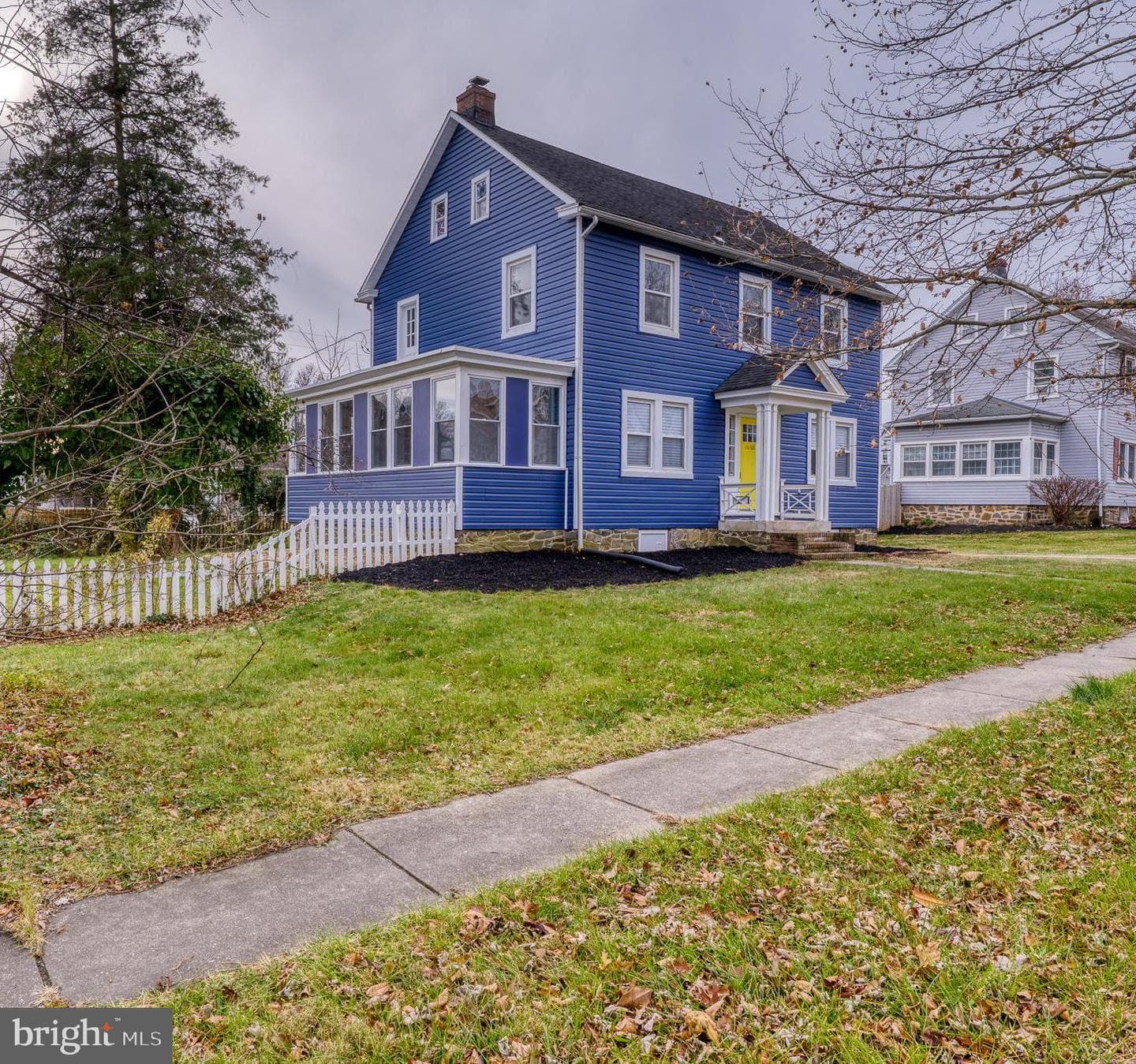 606 Aldershot Road photo 2