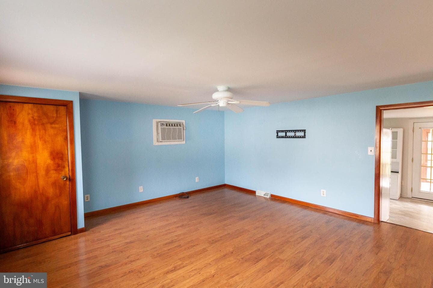 7231 Greenbank Road photo 32