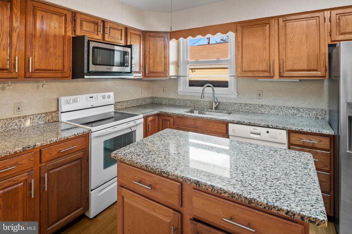 2305 Rockwell Avenue photo 12