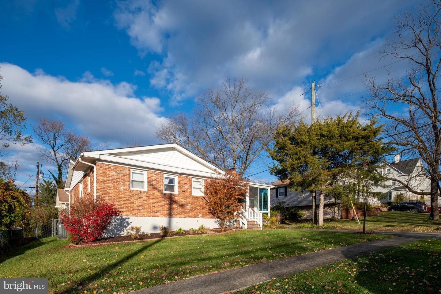 2305 Rockwell Avenue photo 2