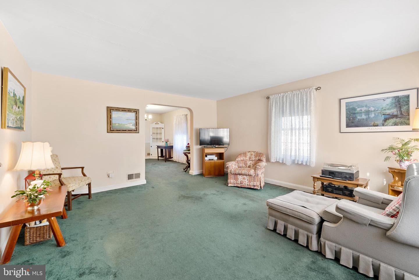 8 Winthrop Court photo 2