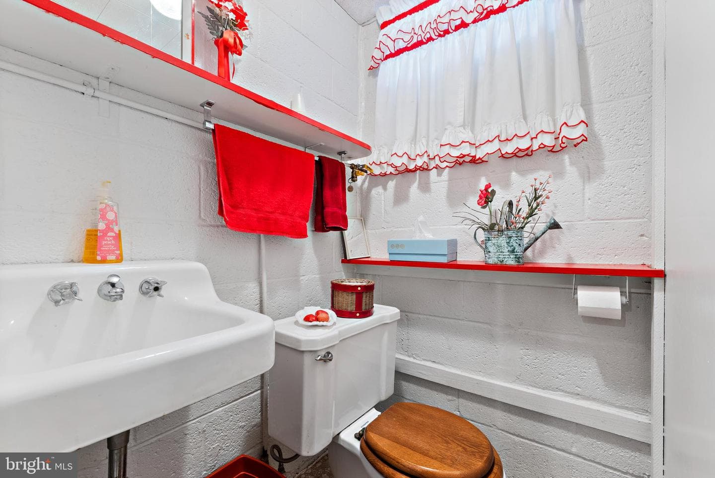 8 Winthrop Court photo 23