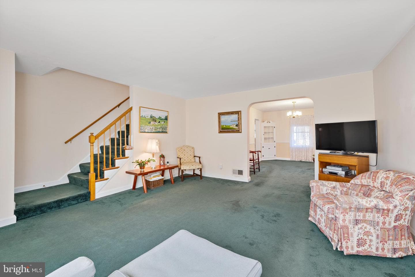 8 Winthrop Court photo 3
