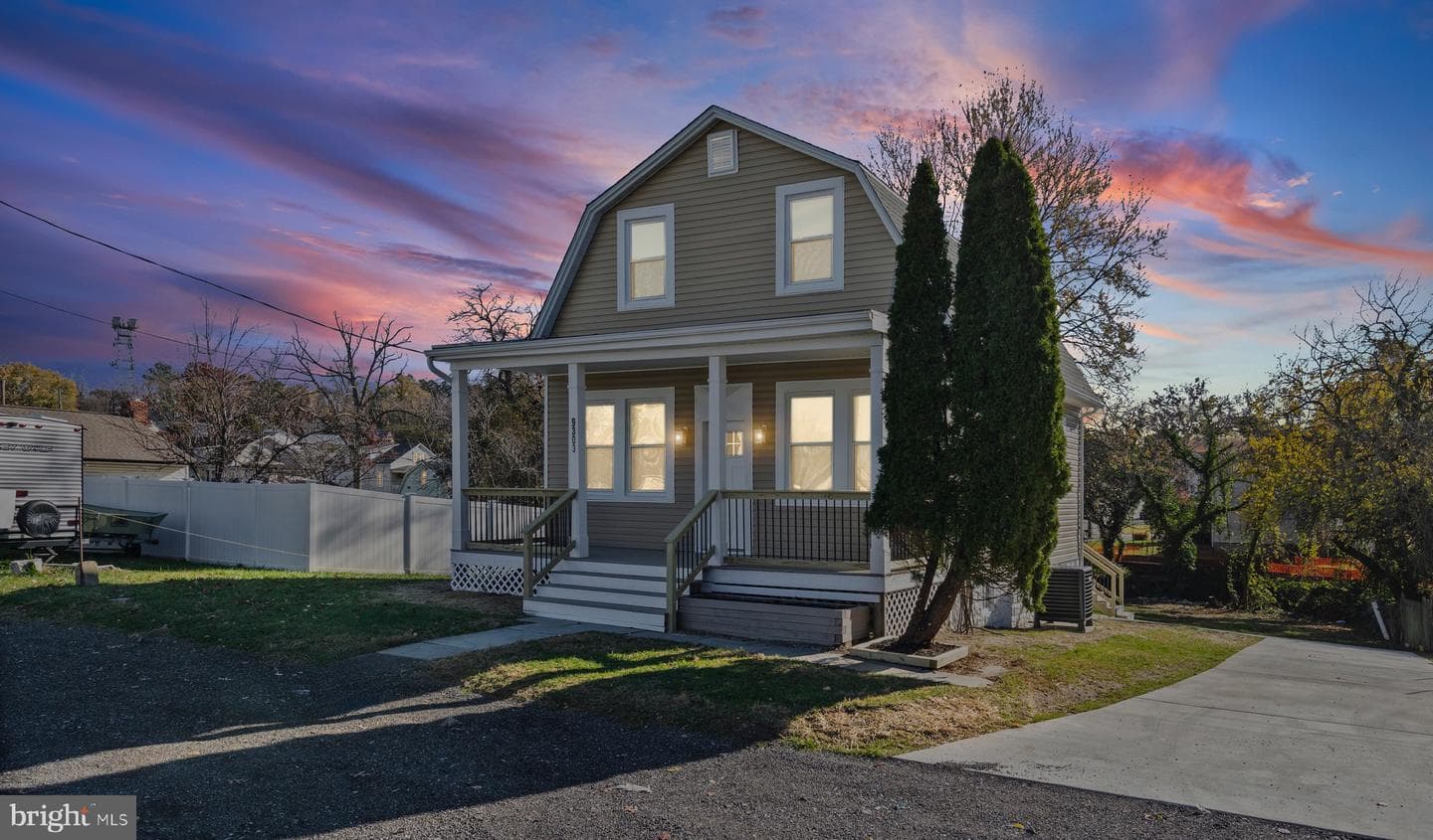 9303 Hillside Avenue photo 1