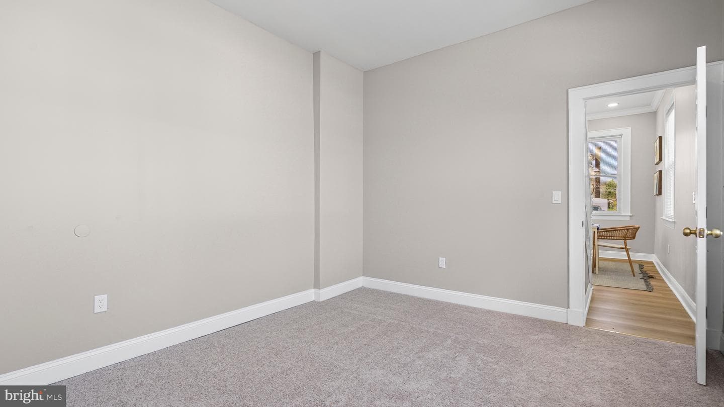 9303 Hillside Avenue photo 27
