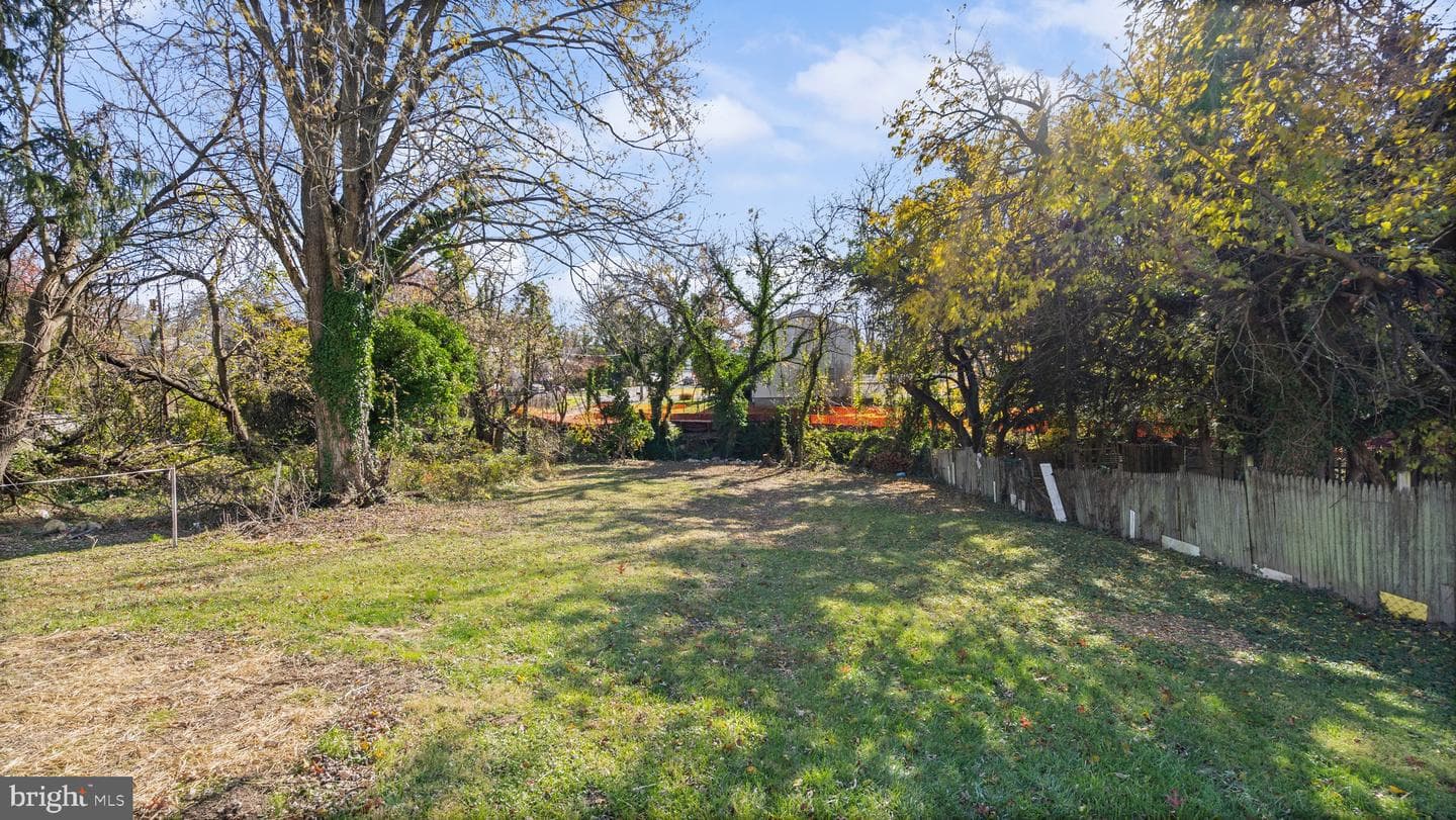 9303 Hillside Avenue photo 30