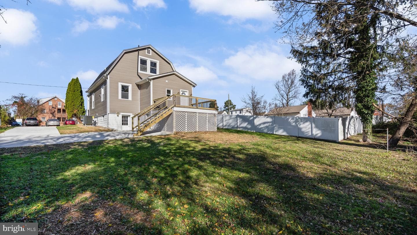 9303 Hillside Avenue photo 4