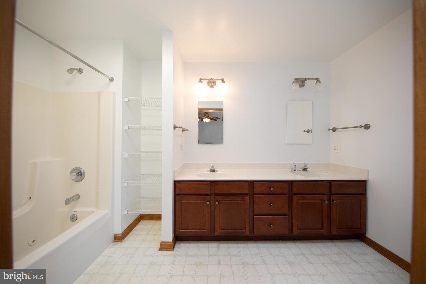20 Glade Avenue photo 27