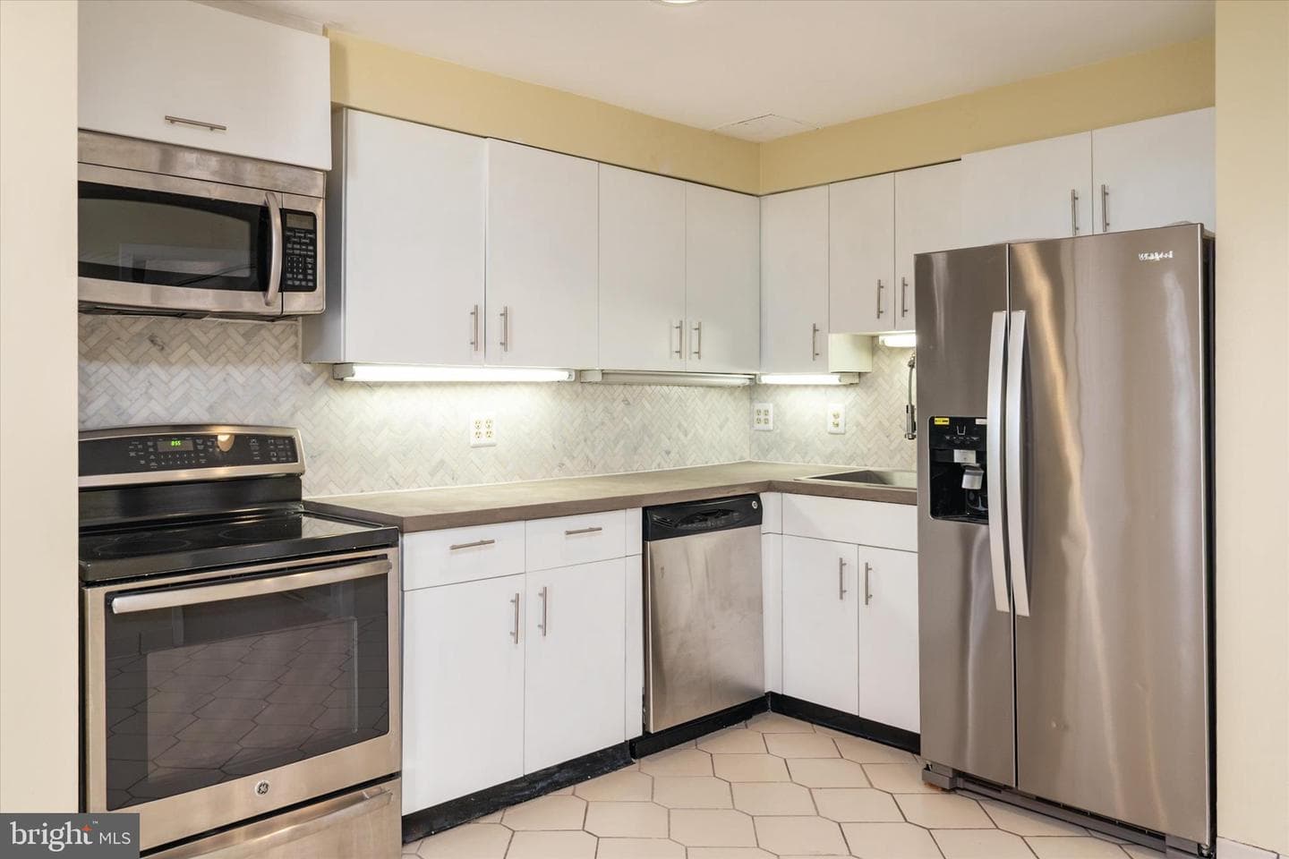 28 Allegheny Avenue #2710 photo 12