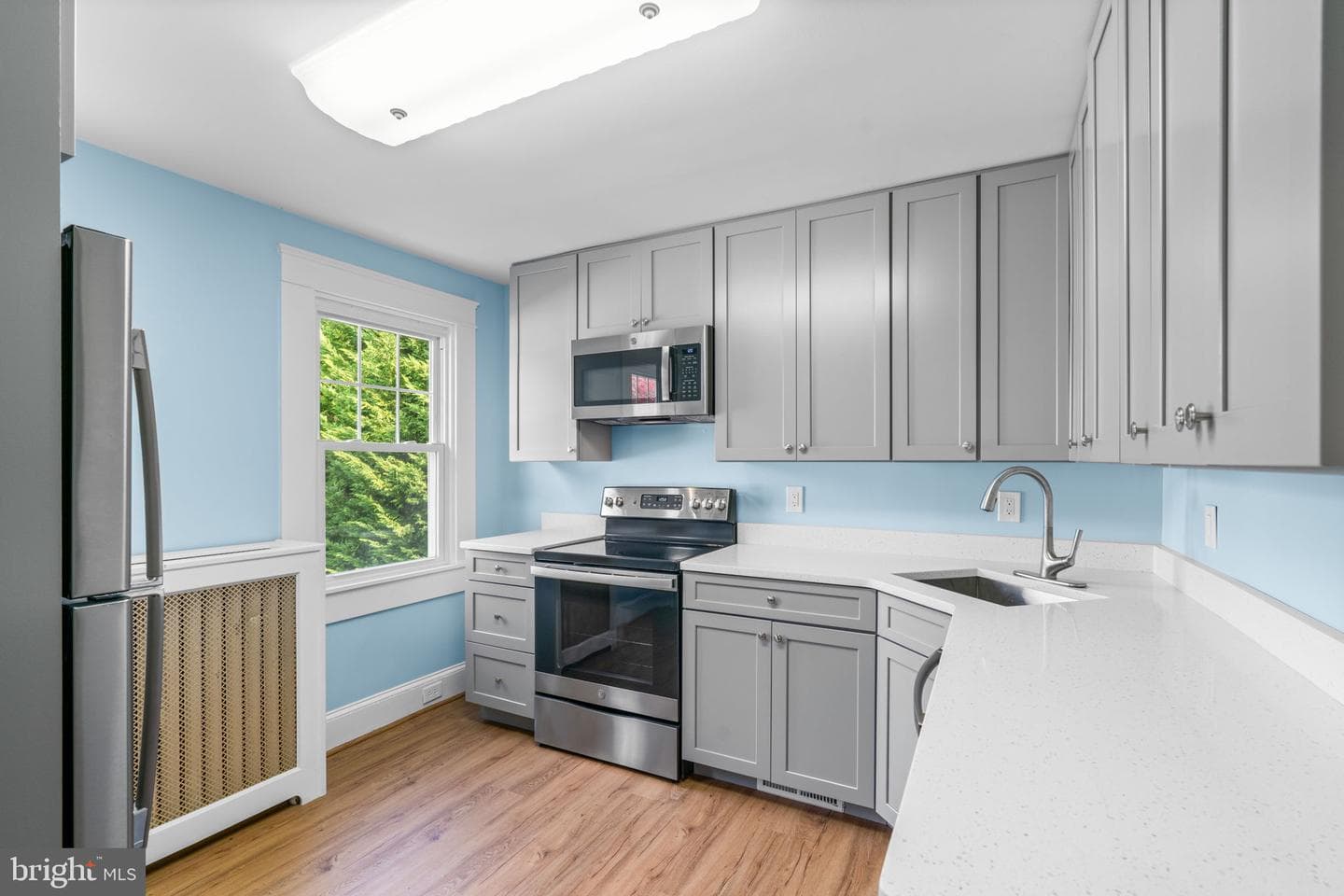 112 Burke Avenue photo 26