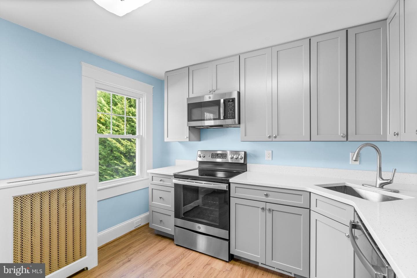 112 Burke Avenue photo 27