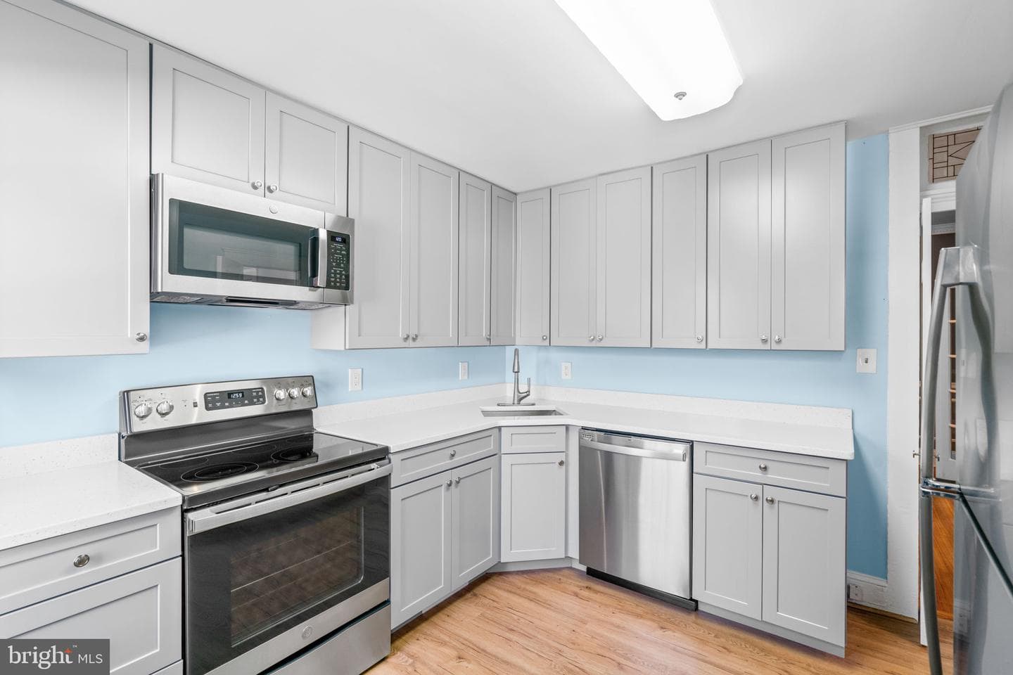 112 Burke Avenue photo 28
