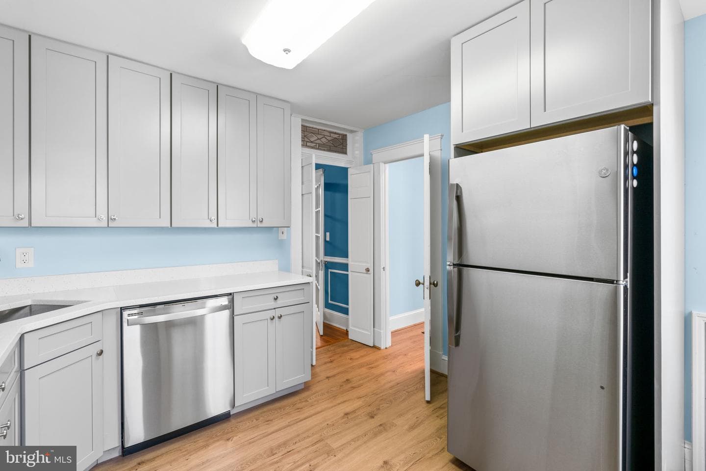 112 Burke Avenue photo 29
