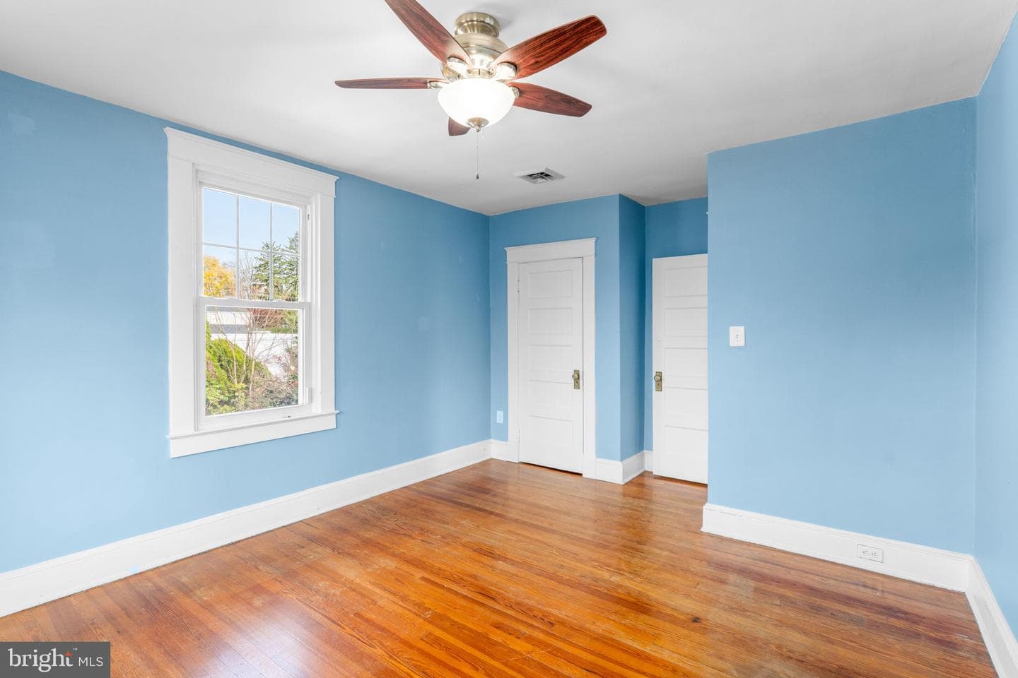 112 Burke Avenue photo 37