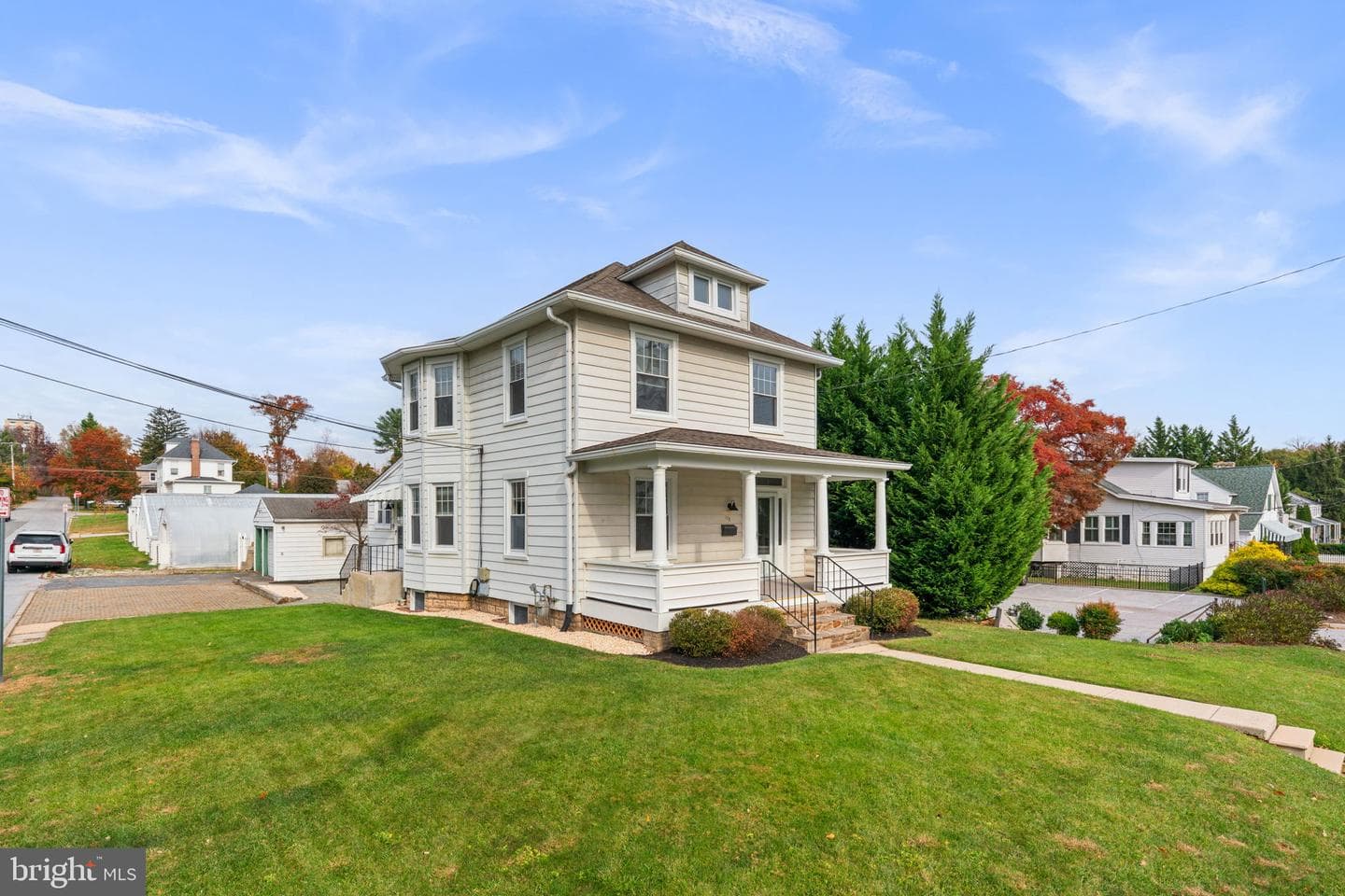 112 Burke Avenue photo 4