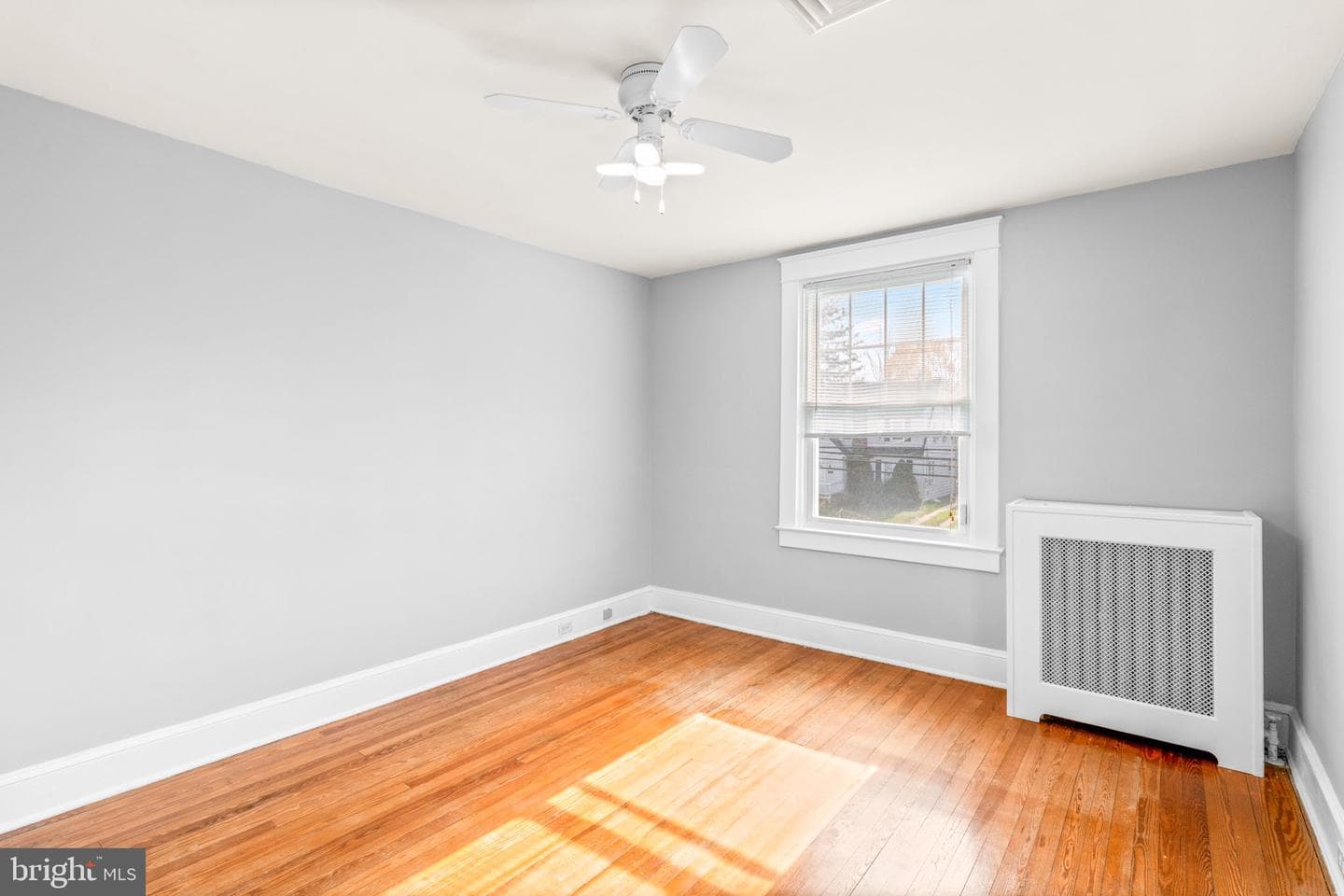 112 Burke Avenue photo 40