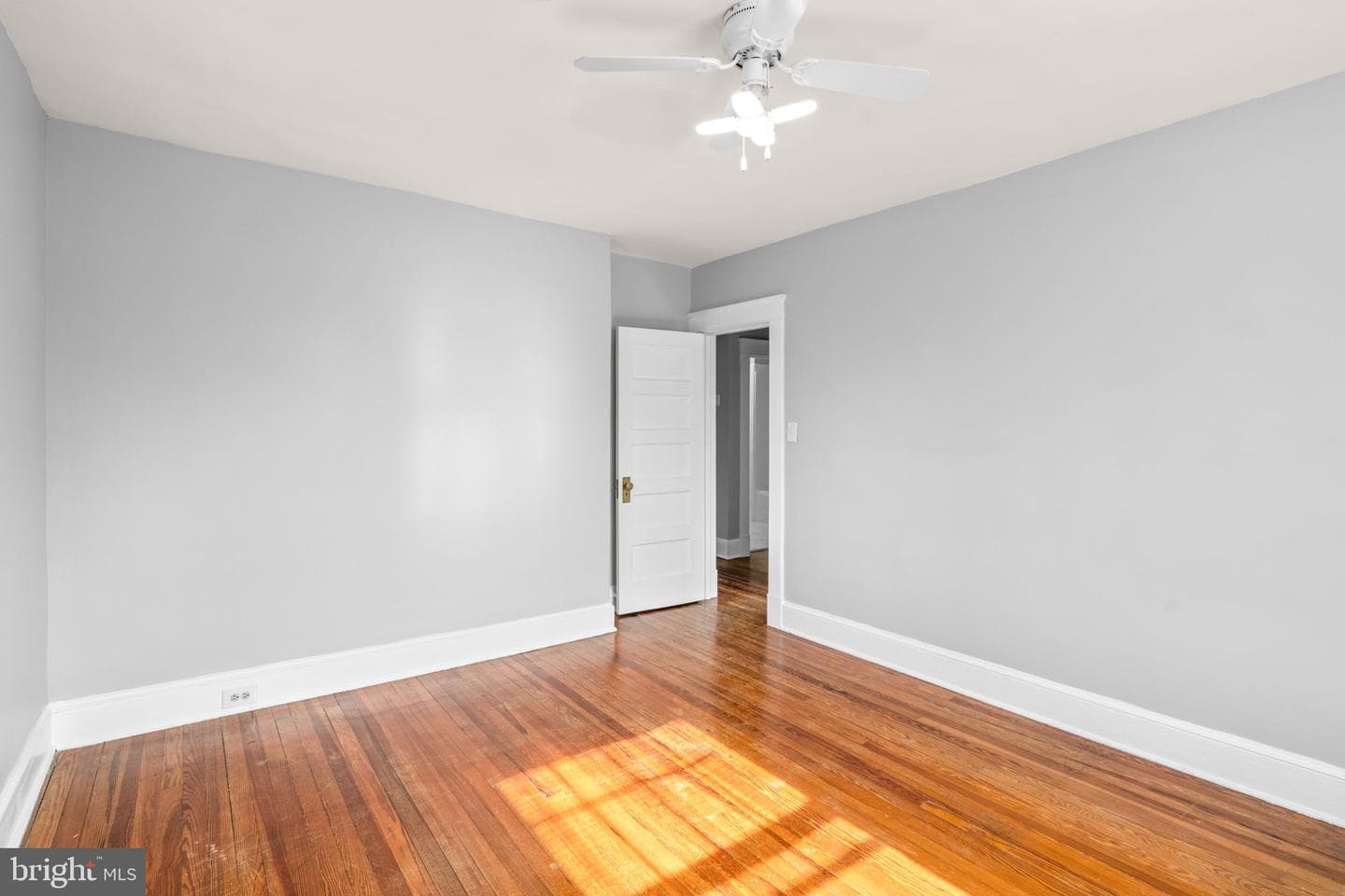 112 Burke Avenue photo 41