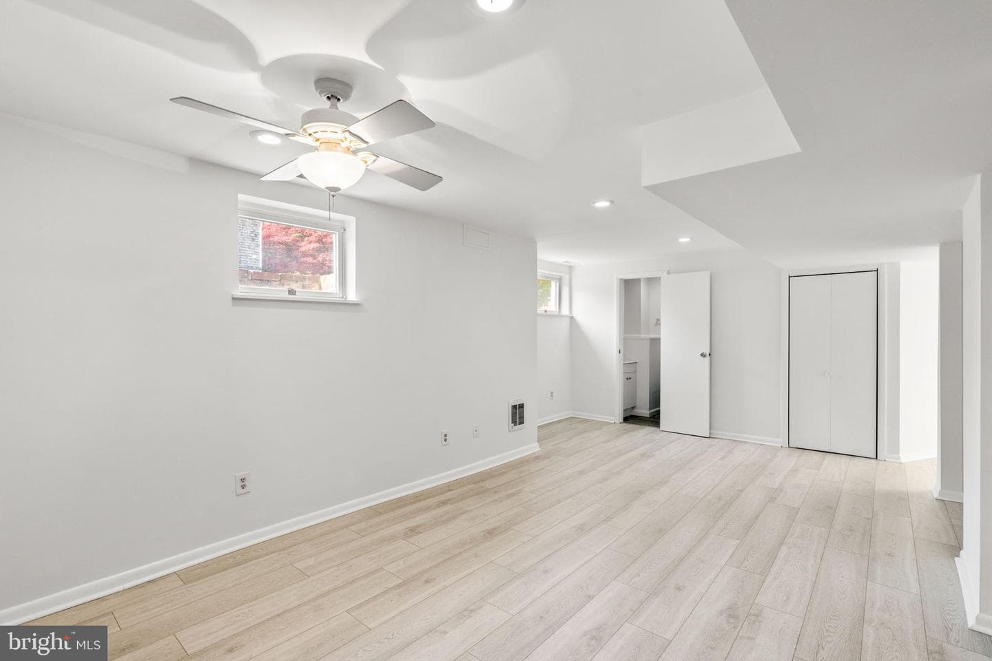 112 Burke Avenue photo 56