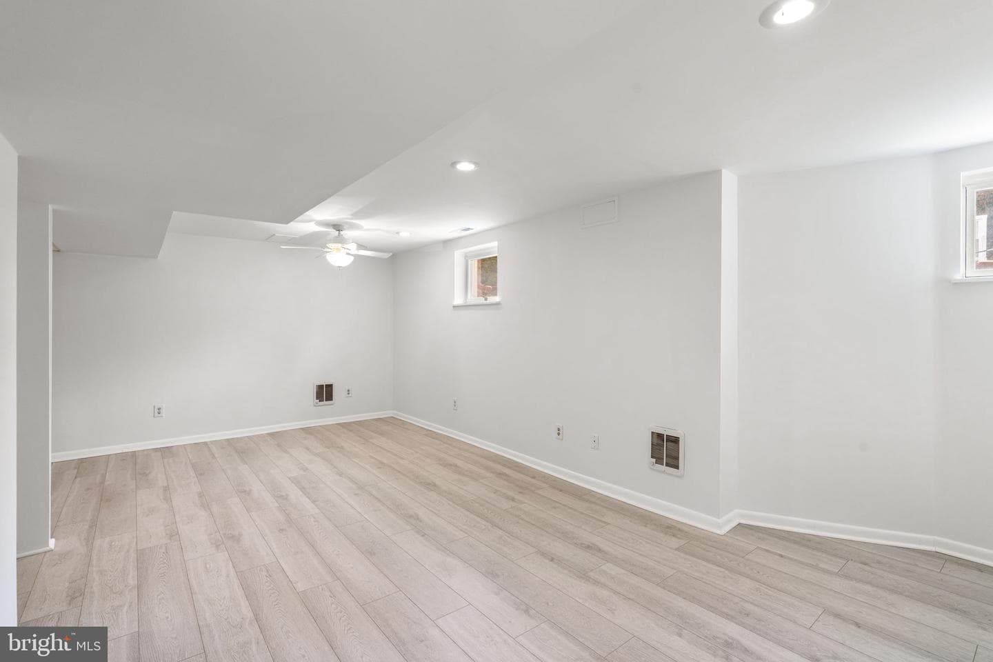 112 Burke Avenue photo 59