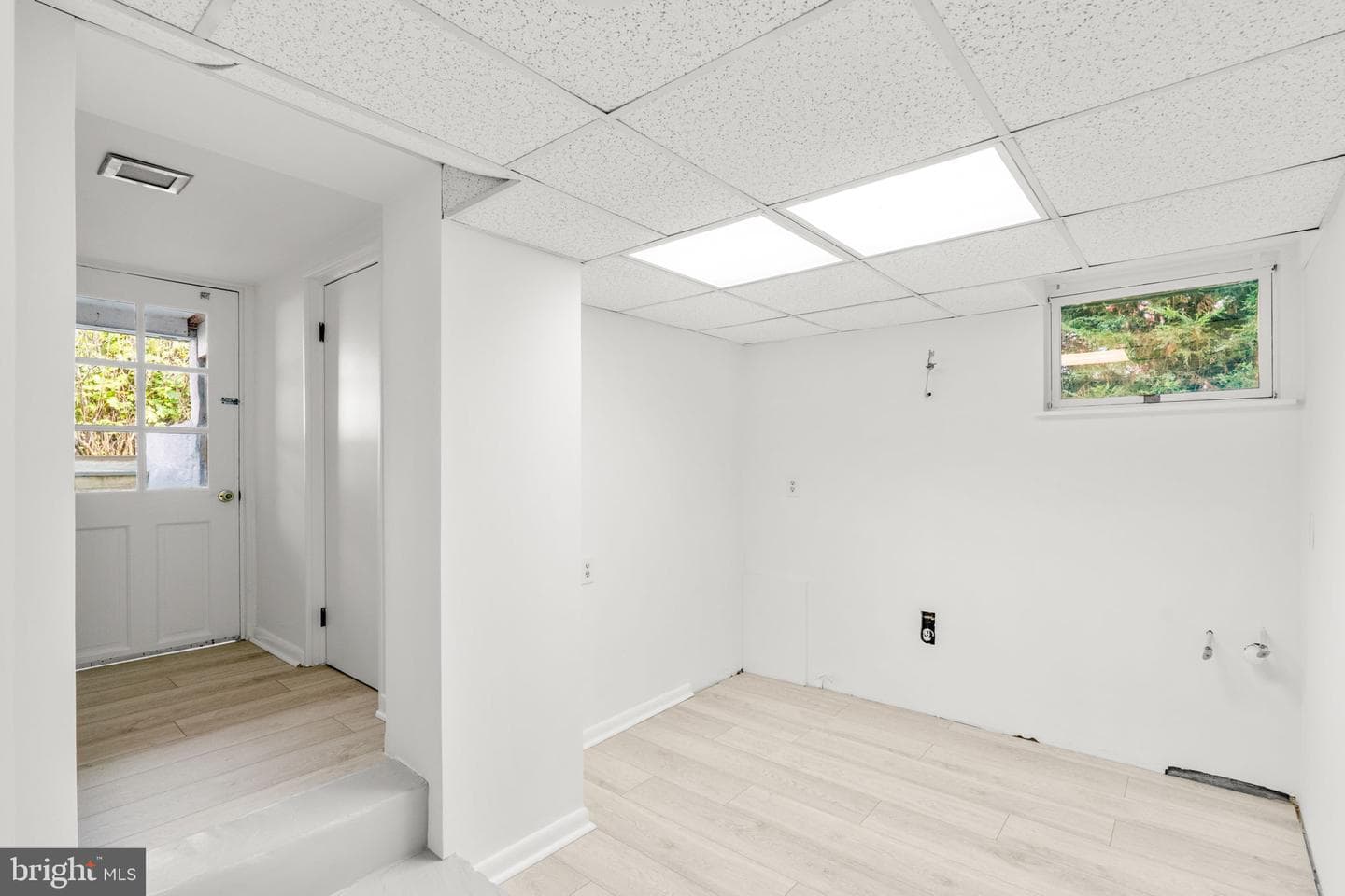 112 Burke Avenue photo 60