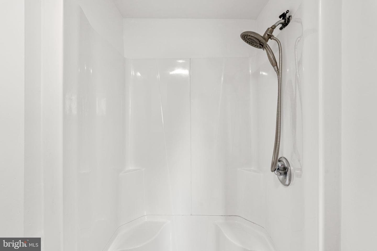 112 Burke Avenue photo 63