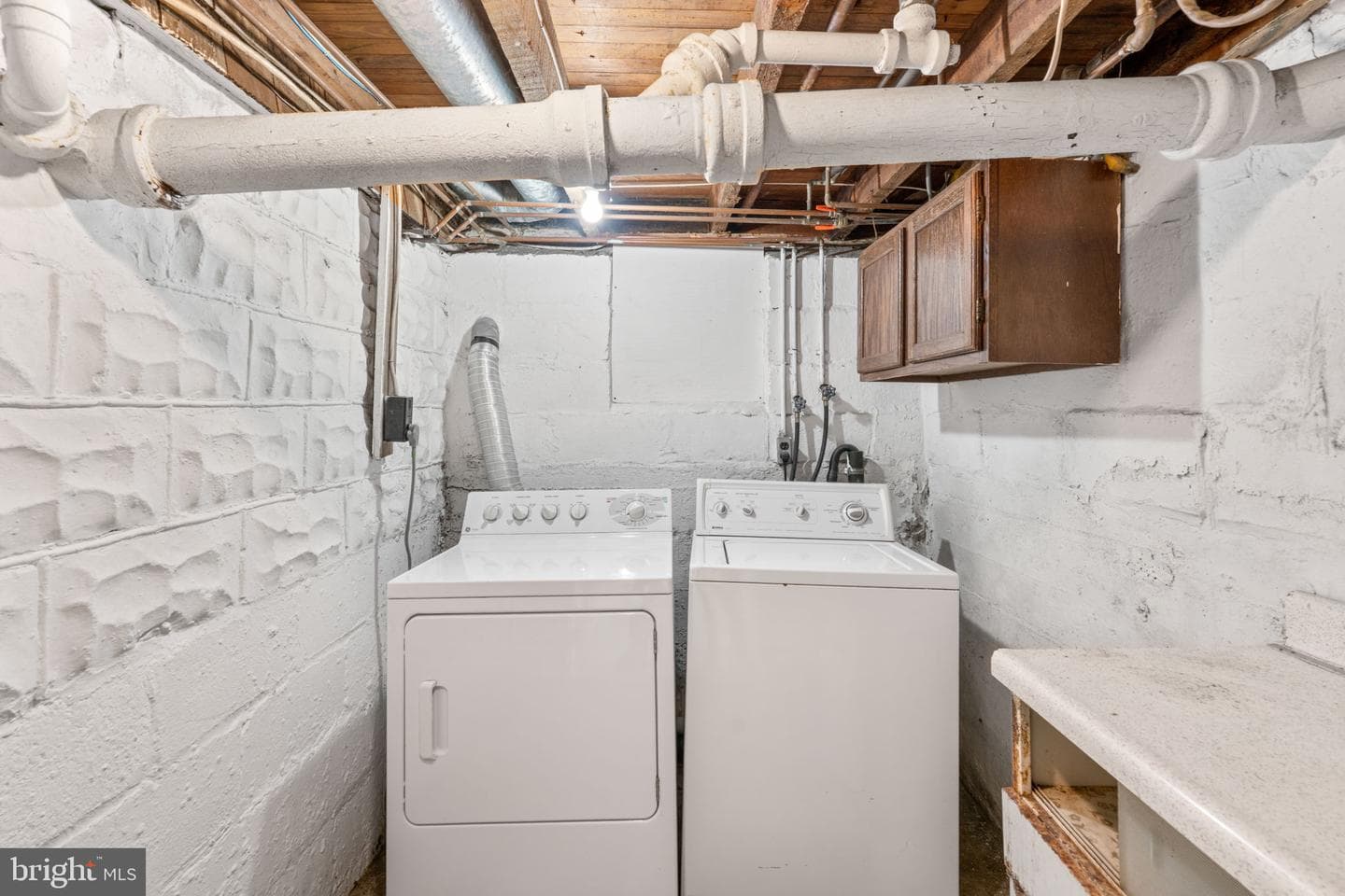 112 Burke Avenue photo 64