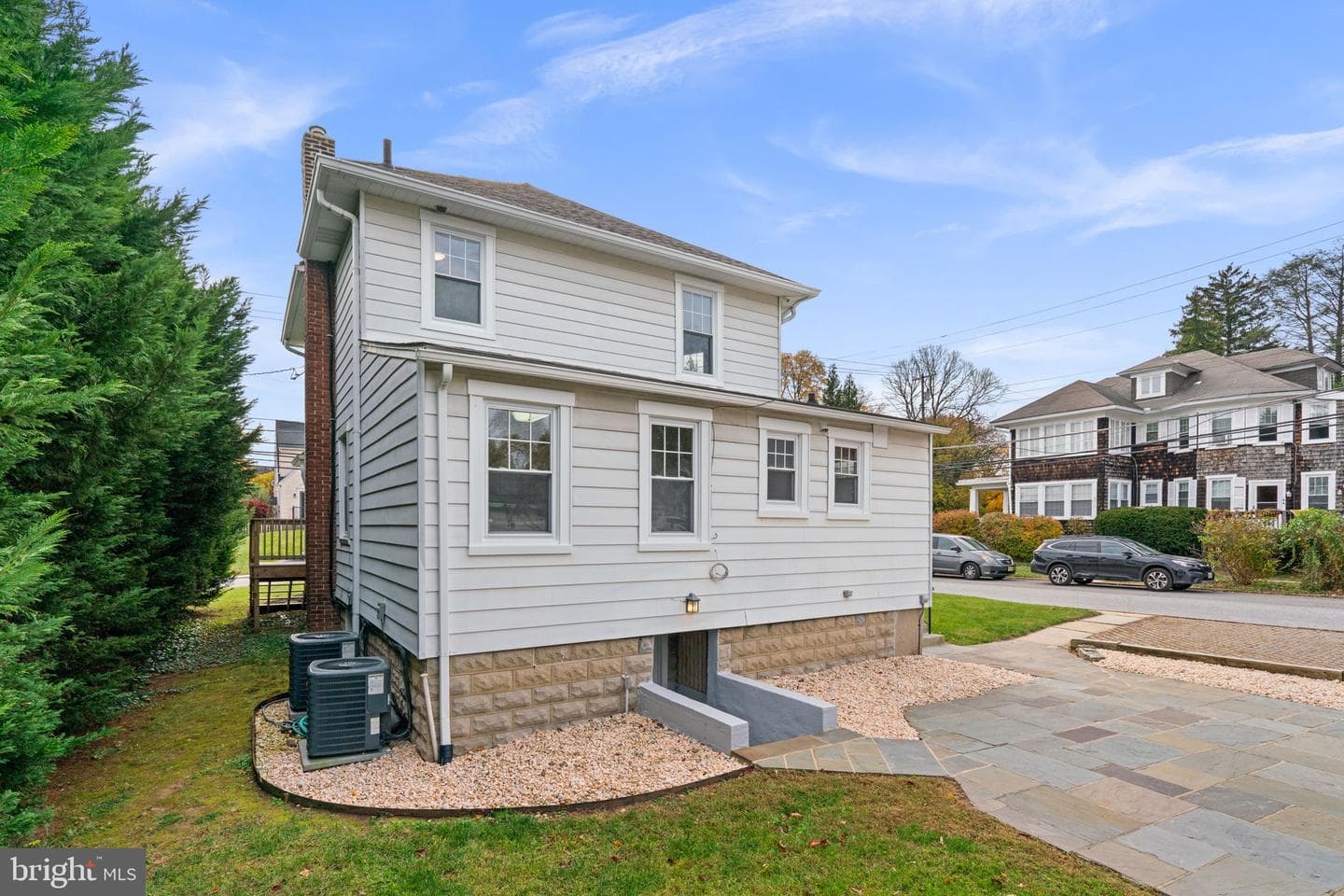 112 Burke Avenue photo 65