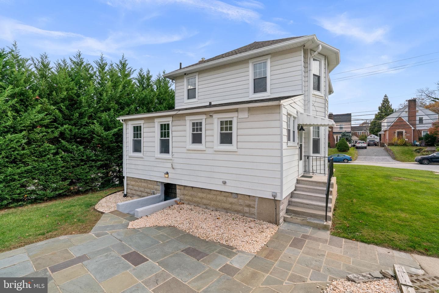 112 Burke Avenue photo 67
