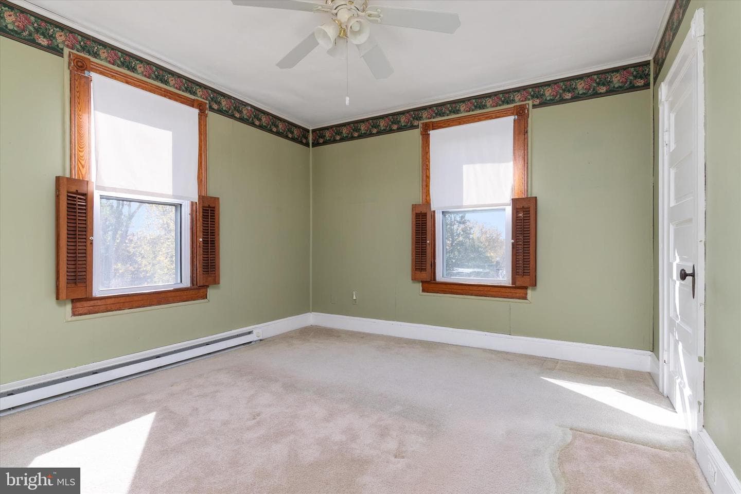 1810 Arbutus Avenue photo 31