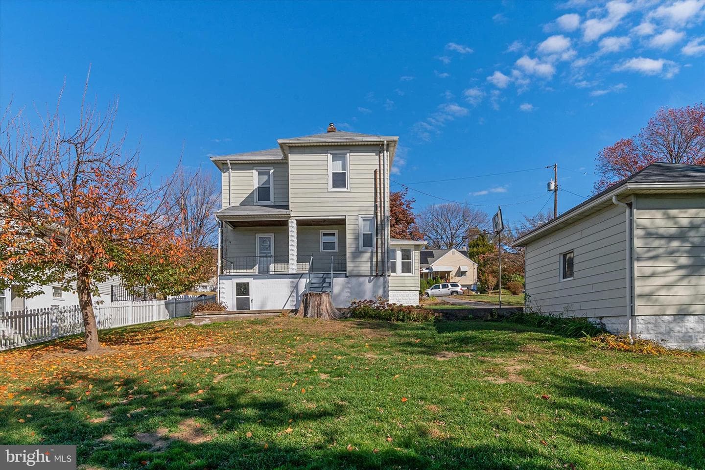 1810 Arbutus Avenue photo 40