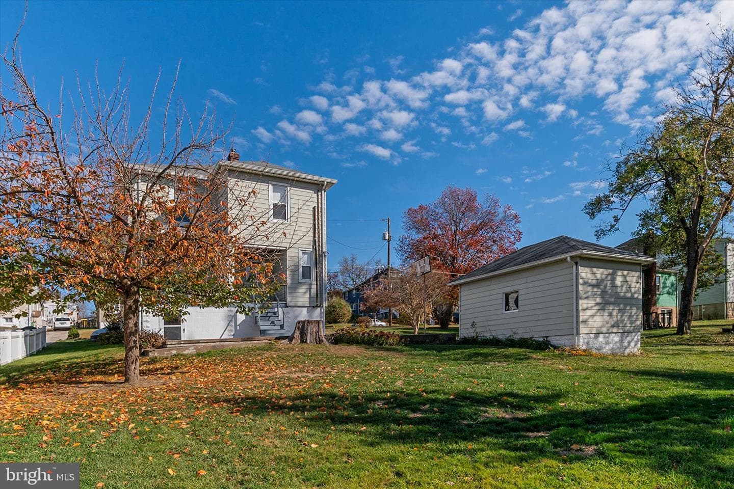1810 Arbutus Avenue photo 41
