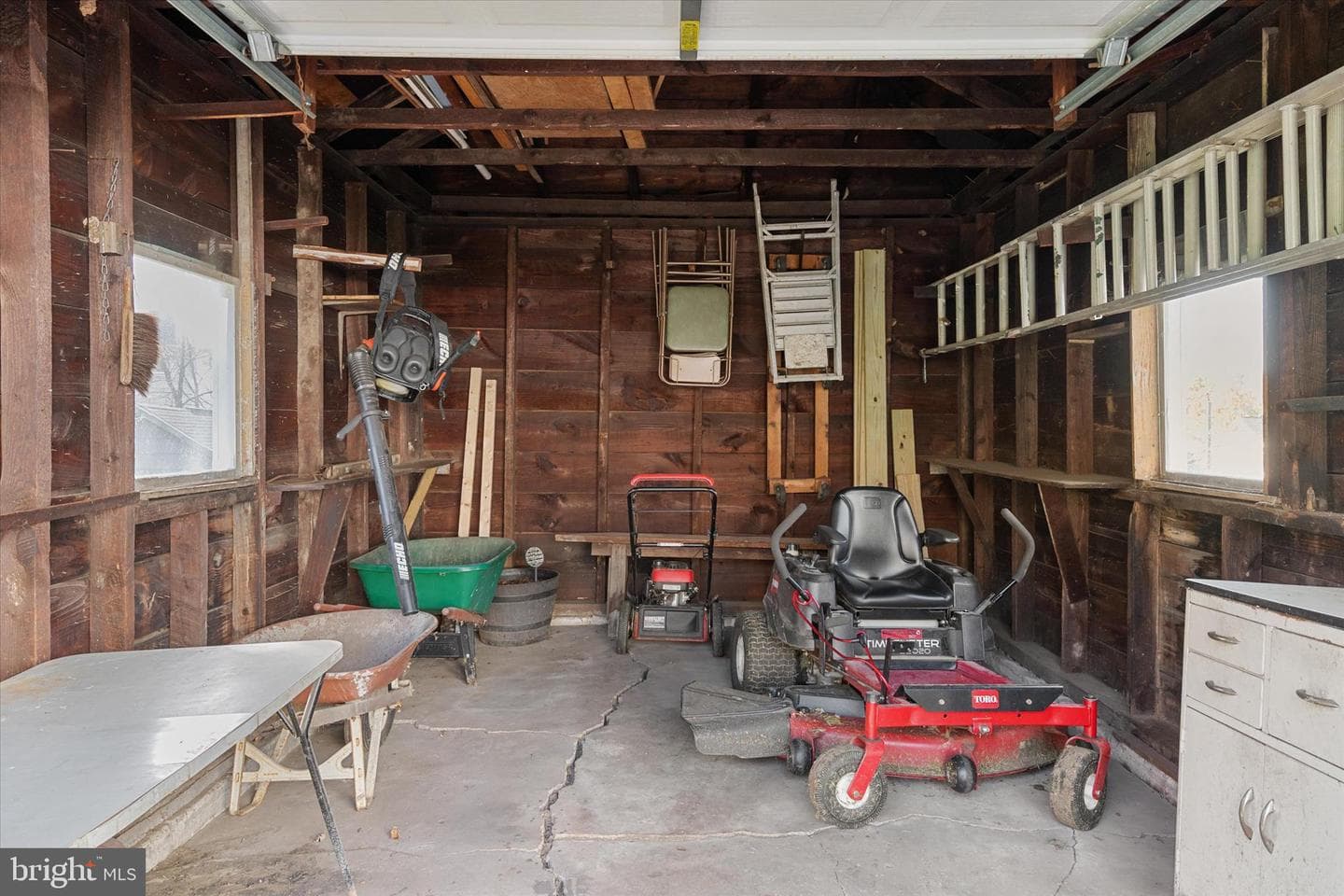 1810 Arbutus Avenue photo 45