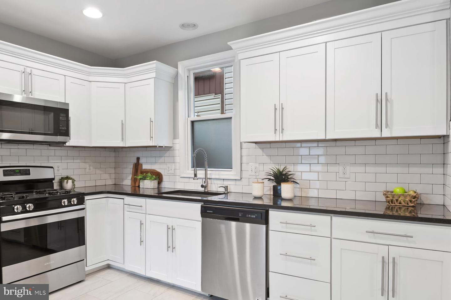 121 3rd Avenue photo 12