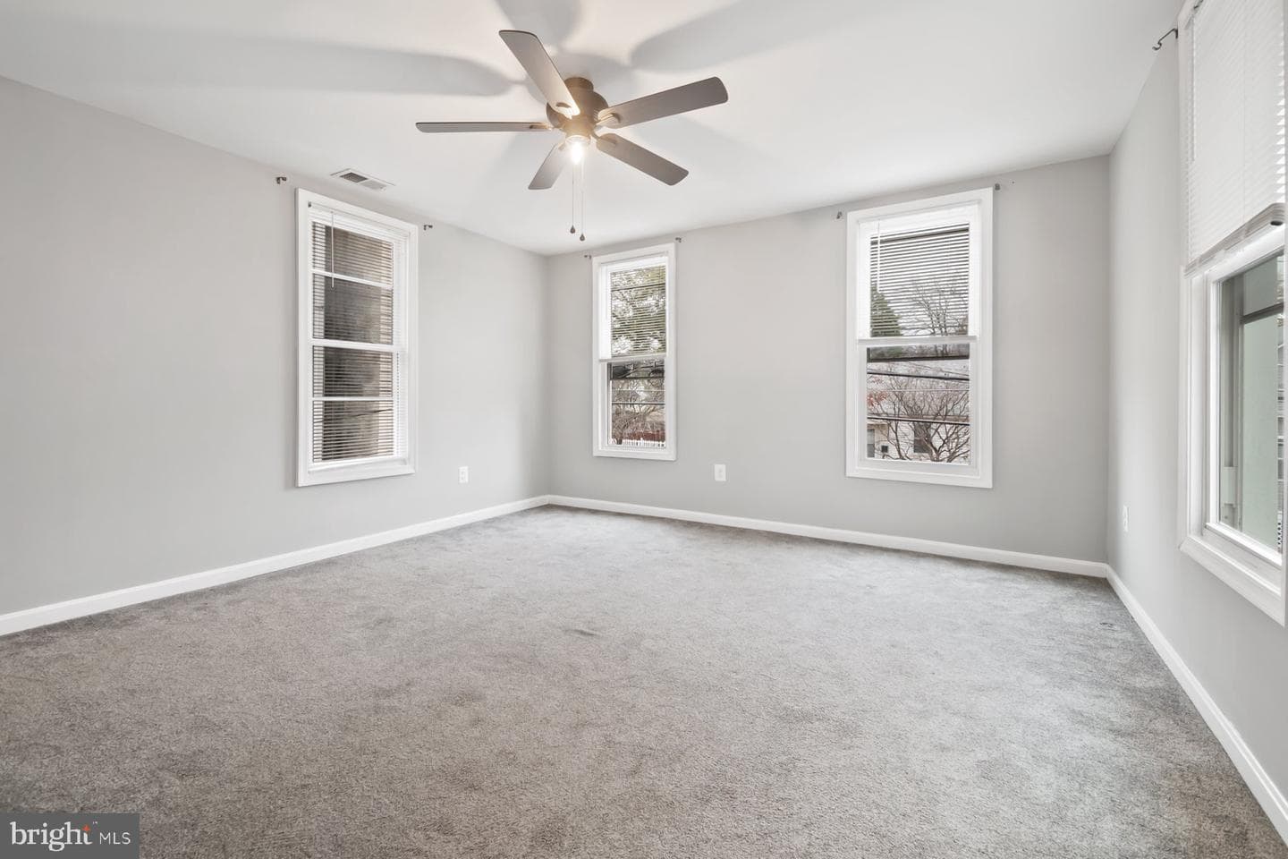 121 3rd Avenue photo 24