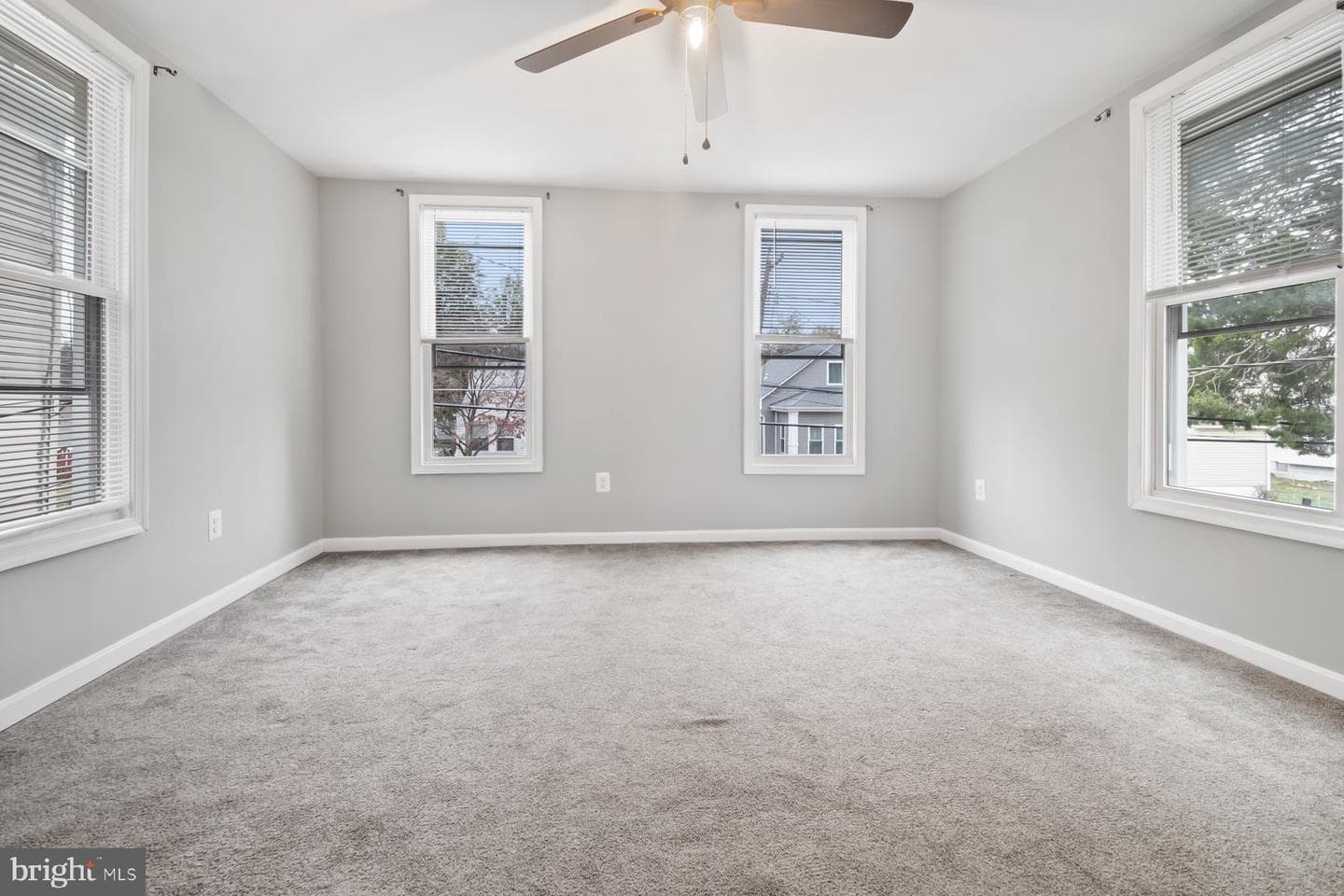 121 3rd Avenue photo 25