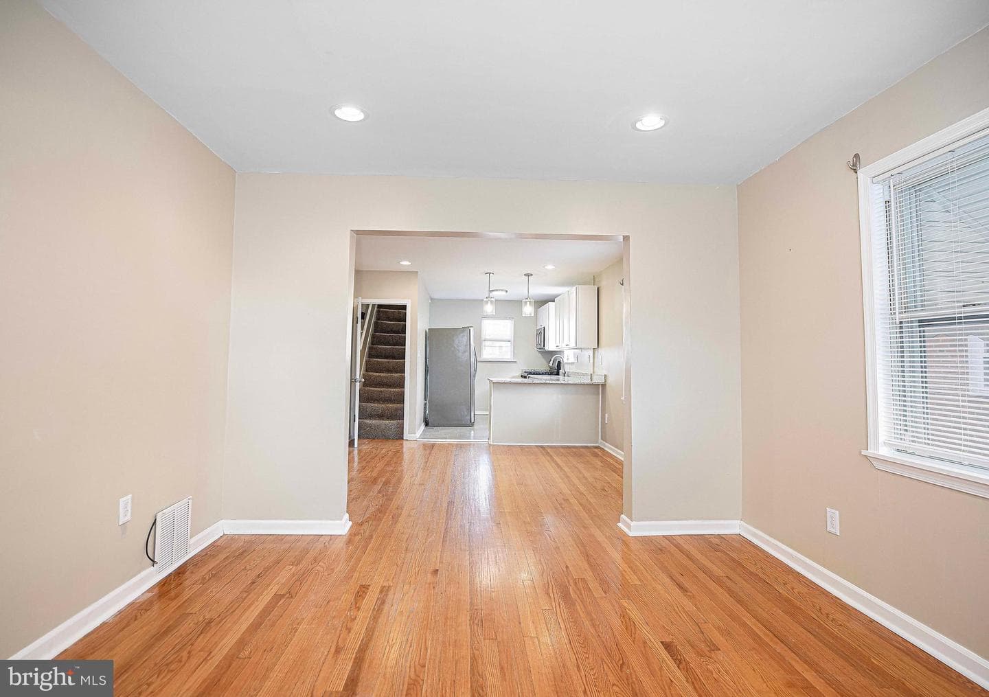 2808 Emerald photo 10