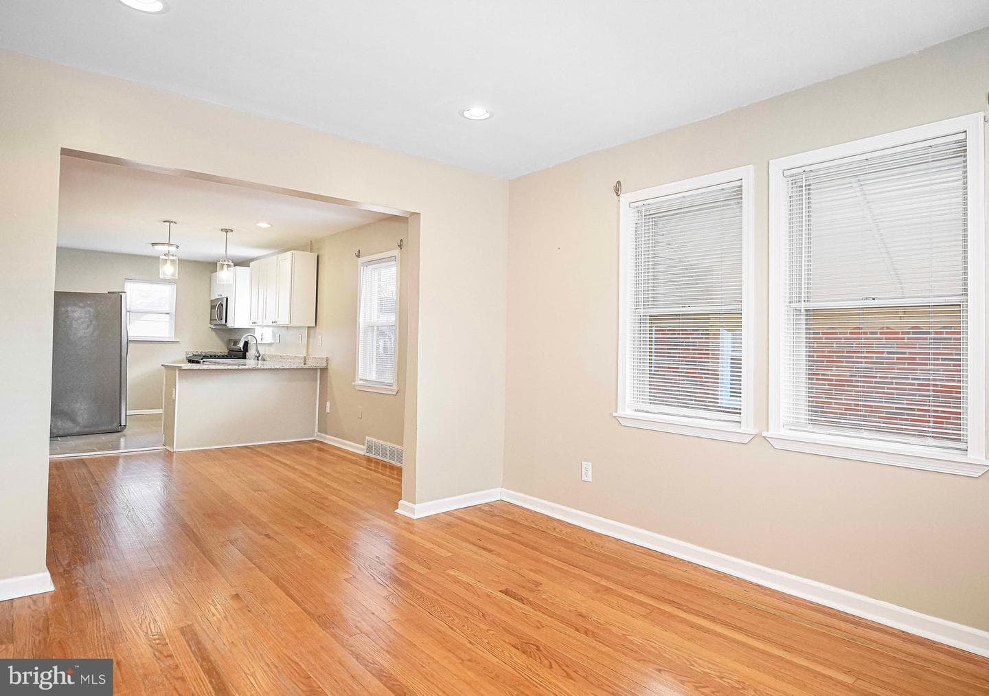 2808 Emerald photo 11