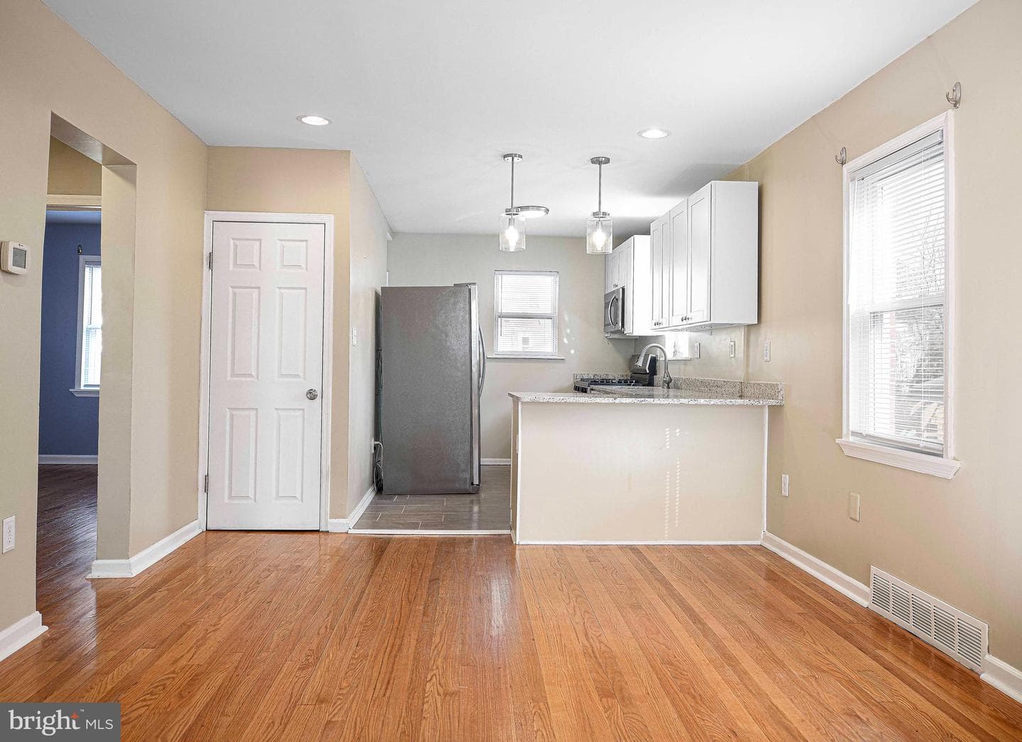 2808 Emerald photo 12