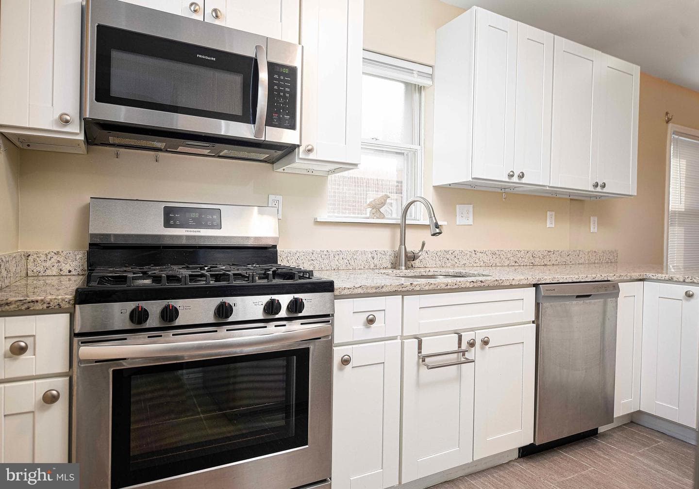 2808 Emerald photo 14