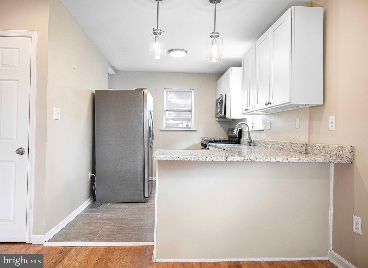 2808 Emerald photo 16