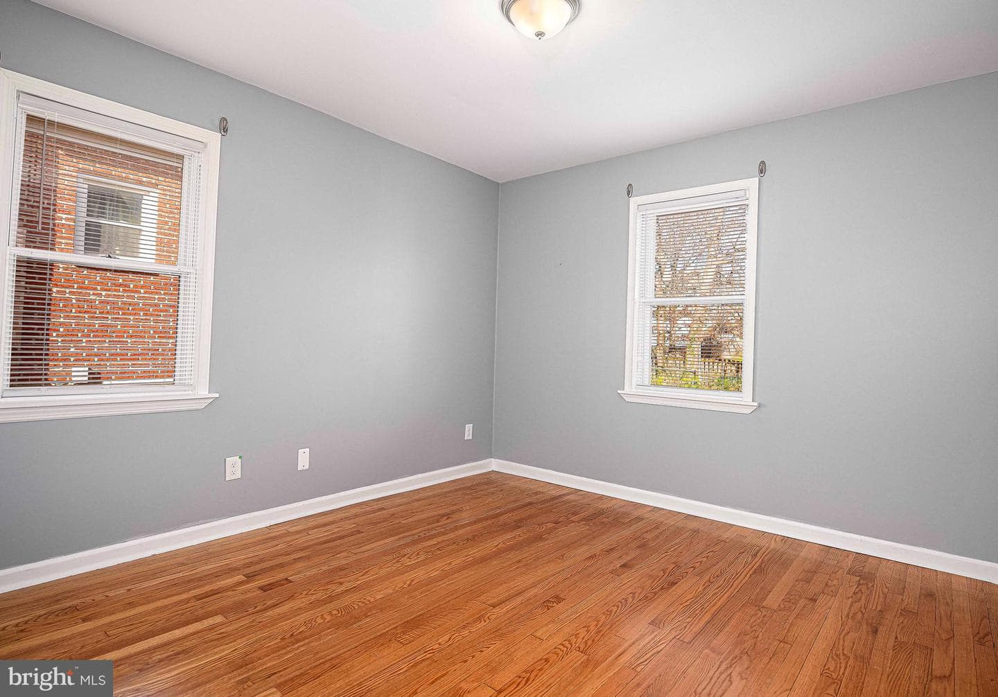 2808 Emerald photo 18